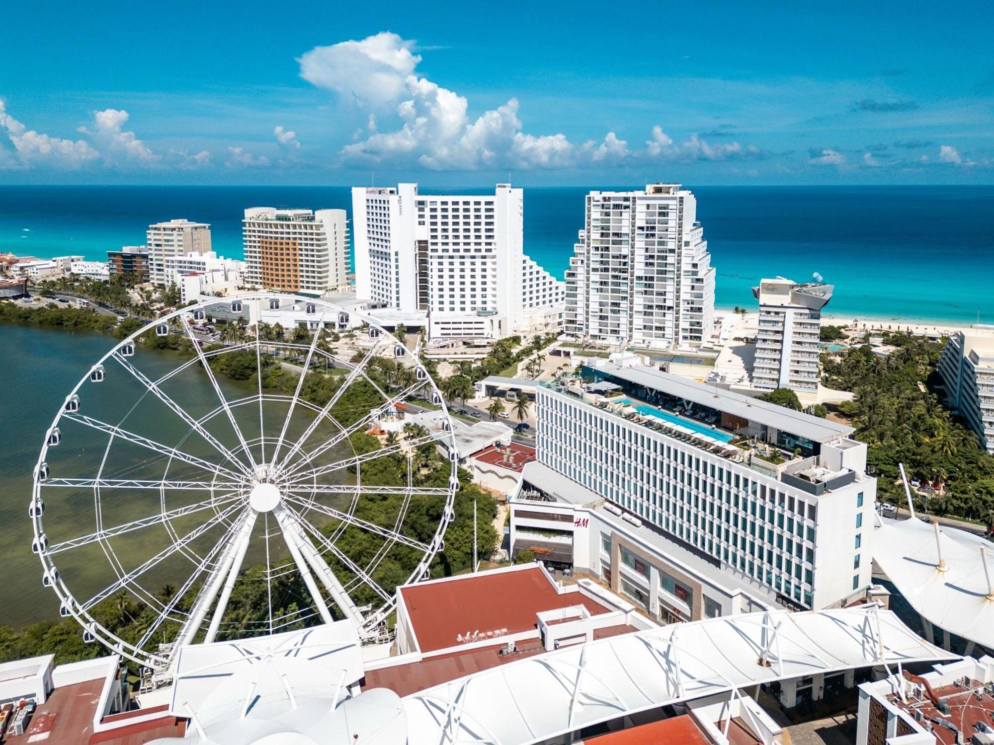 Cancun's Hotel Zone for Visitors Who Aren't Staying There